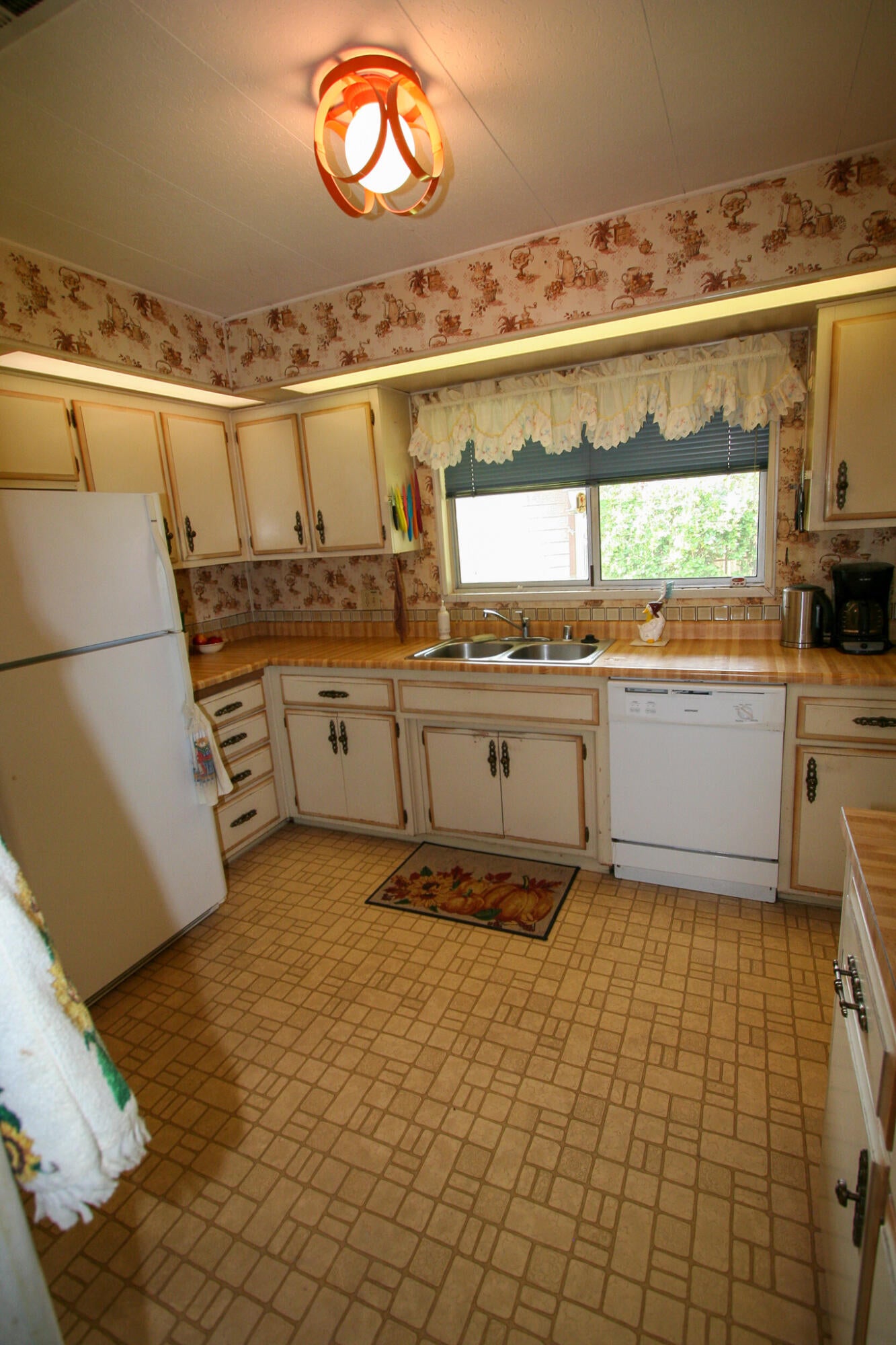 7105 Ruth Court Klamath Falls, OR 97603 - Photo 10 of 39 IMG_1419