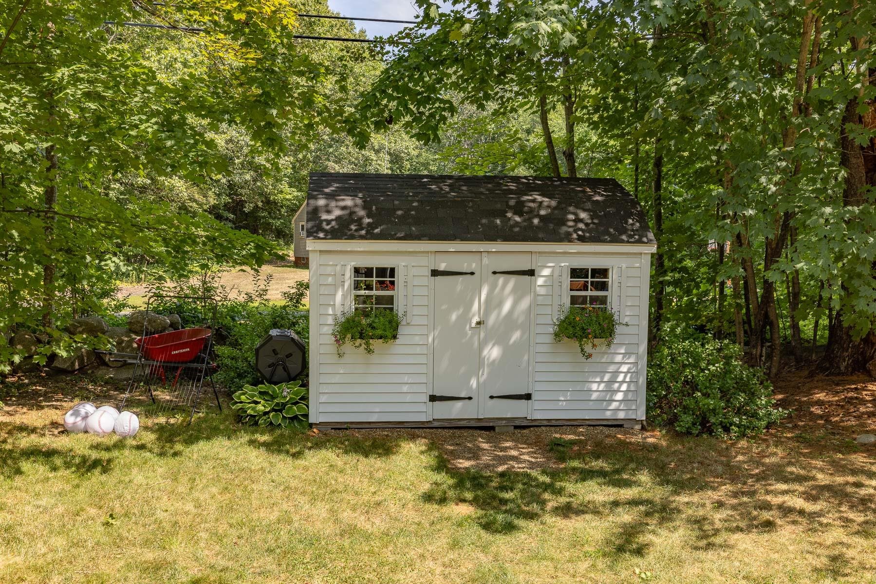 230 Ash Swamp Road Newmarket, NH 03857 - Photo 4 of 35