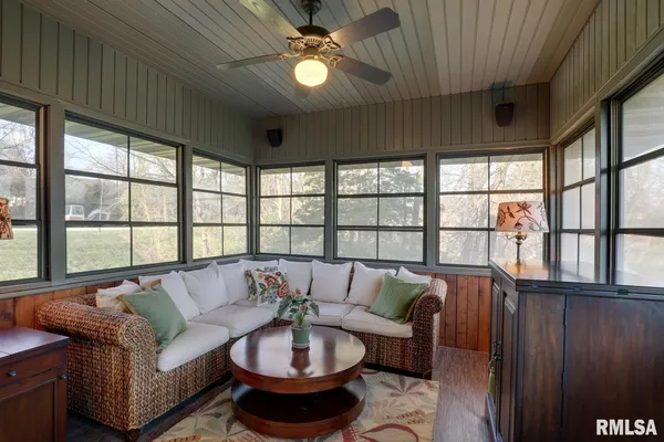 $641,750 | 4910 Hidden Cove Drive, Quincy, IL 62305