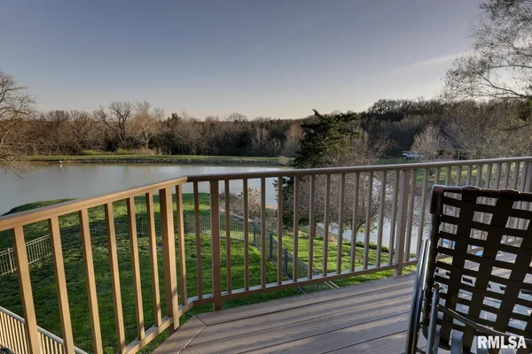 $641,750 | 4910 Hidden Cove Drive, Quincy, IL 62305