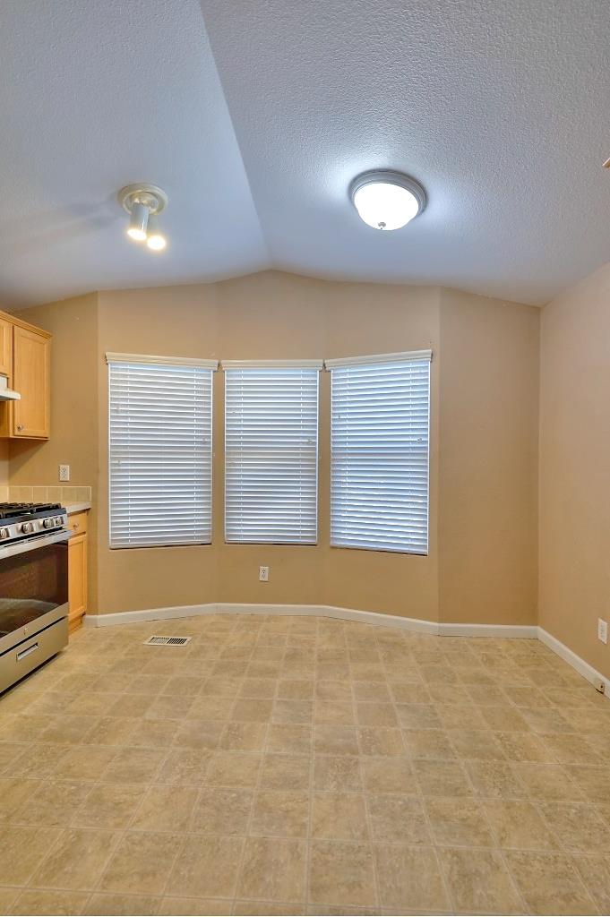 3506 Homestead Way Ceres, CA 95307 - Photo 15 of 39 a view of an empty room and a window