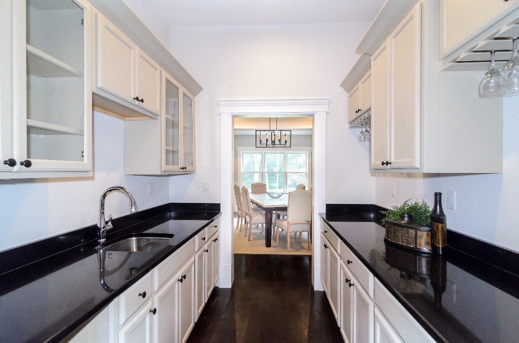 178 Alder Road Westwood, MA 02090 - Photo 5 of 26 Gallery Image 5