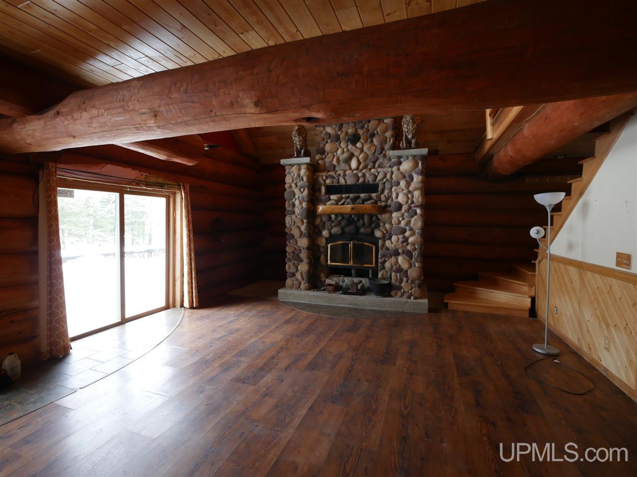 53696 Pontiac Road Hancock, MI 49930 - Photo 3 of 31