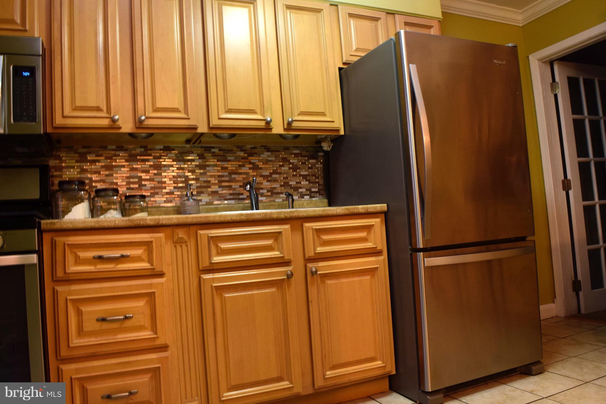 4833 Greencrest Road Baltimore, MD 21206 - Photo 5 of 24 Kitchen