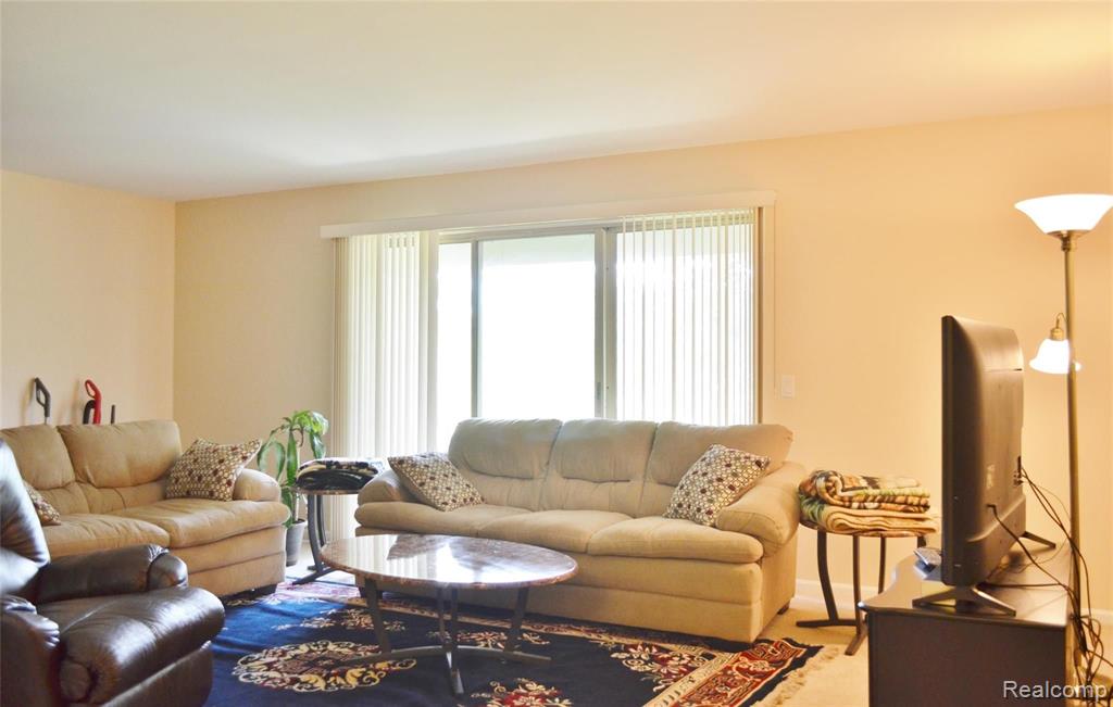 29602 Middlebelt Road, Unit 2801 Farmington Hills, MI 48334 - Photo 6 of 42