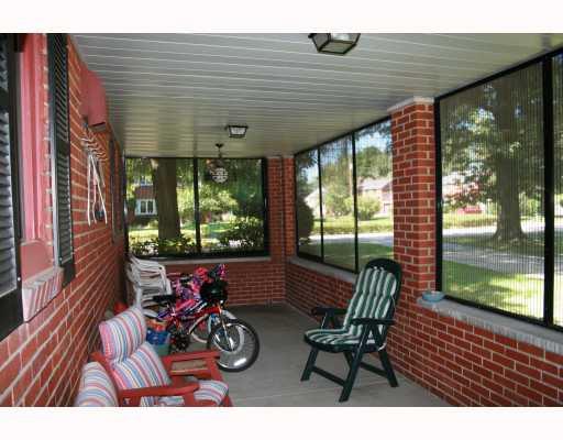 209 Henderson Road Pittsburgh, PA 15237 - Photo 3 of 18 Patio/Deck.