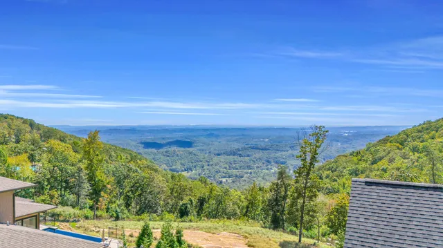 $1,199,000 | 7997 Mountain Laurel Trail, Signal Mountain, TN 37377