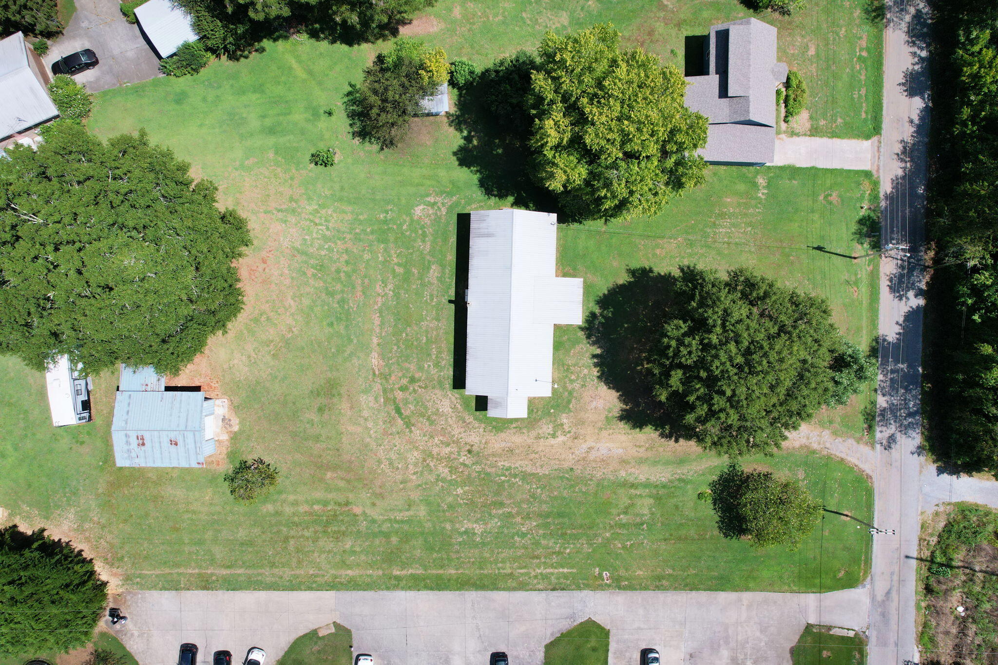 188 Cherokee Crossing Calhoun, TN 37309 - Photo 11 of 39 11-web-or-mls-DJI_0889