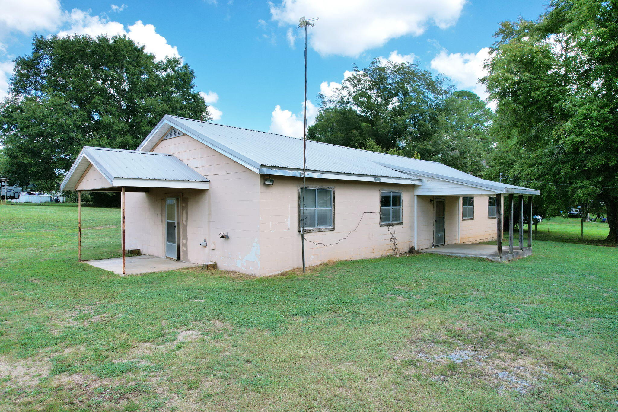 188 Cherokee Crossing Calhoun, TN 37309 - Photo 5 of 39 5-web-or-mls-DJI_0883