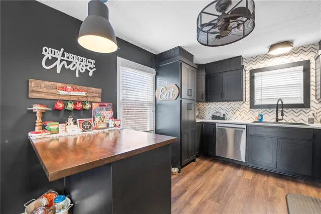 $275,000 | 5812 Northwest Parkdale Circle, Kansas City, MO 64151