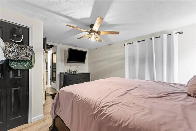 $275,000 | 5812 Northwest Parkdale Circle, Kansas City, MO 64151