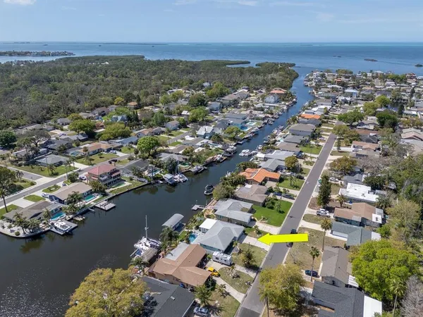 $775,000 | 372 Westwinds Drive, Palm Harbor, FL 34683