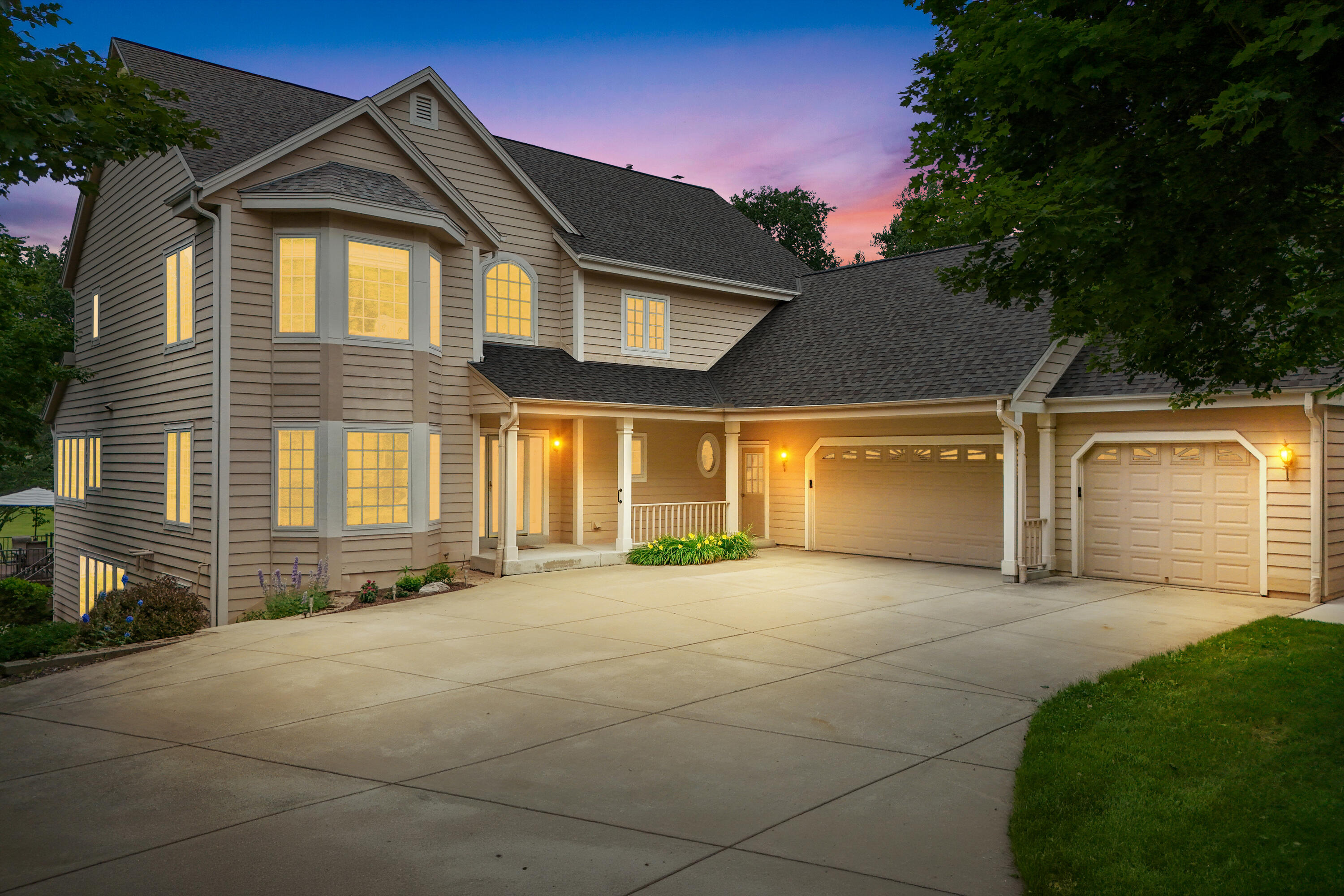 615 Kettle Ridge Richfield, WI 53017 - Photo 44 of 44 Welcome Home