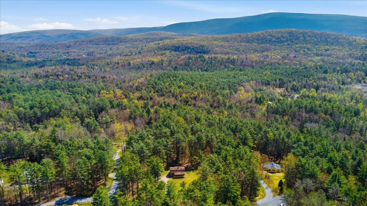 886 Hidden Valley Road Shaftsbury, VT 05262 - Photo 7 of 45