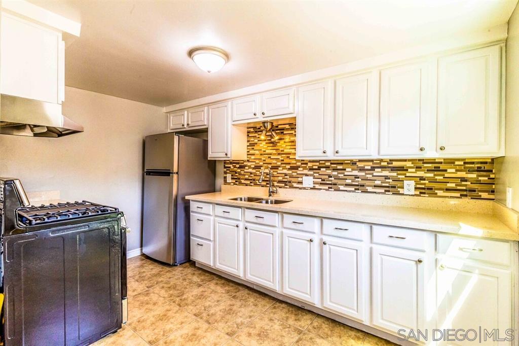 9056-58 Valencia Street Spring Valley, CA 91977 - Photo 3 of 12 Gallery Image 3