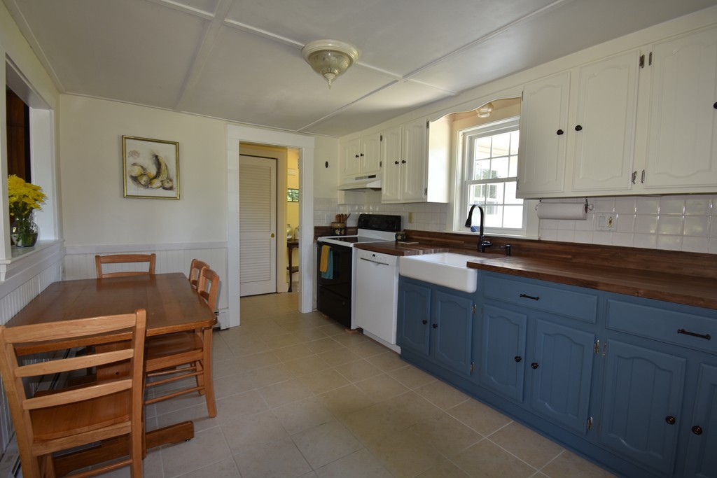 194 River Road West Berlin, MA 01503 - Photo 4 of 28 Gallery Image 4