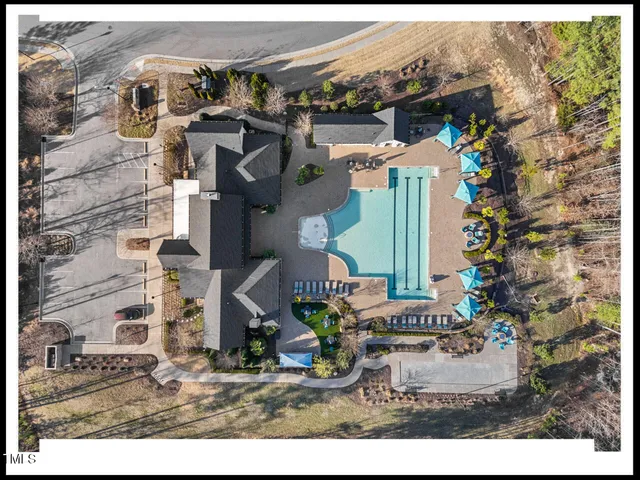 a bird view of an entryway