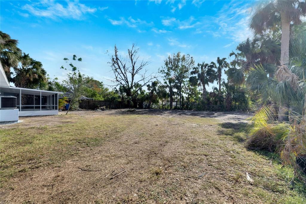 660 Flamingo Drive Apollo Beach, FL 33572 - Photo 48 of 63 a view of outdoor space and yard