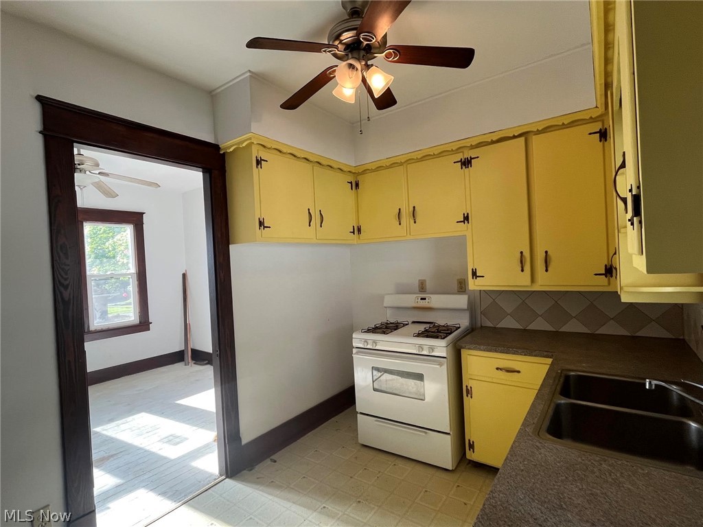 363 Spring Street Struthers, OH 44471 - Photo 7 of 23