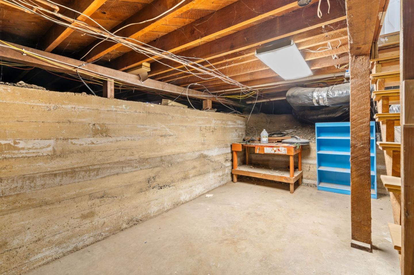 975 Riverside Drive San Jose, CA 95125 - Photo 42 of 46 a view of empty room with racks