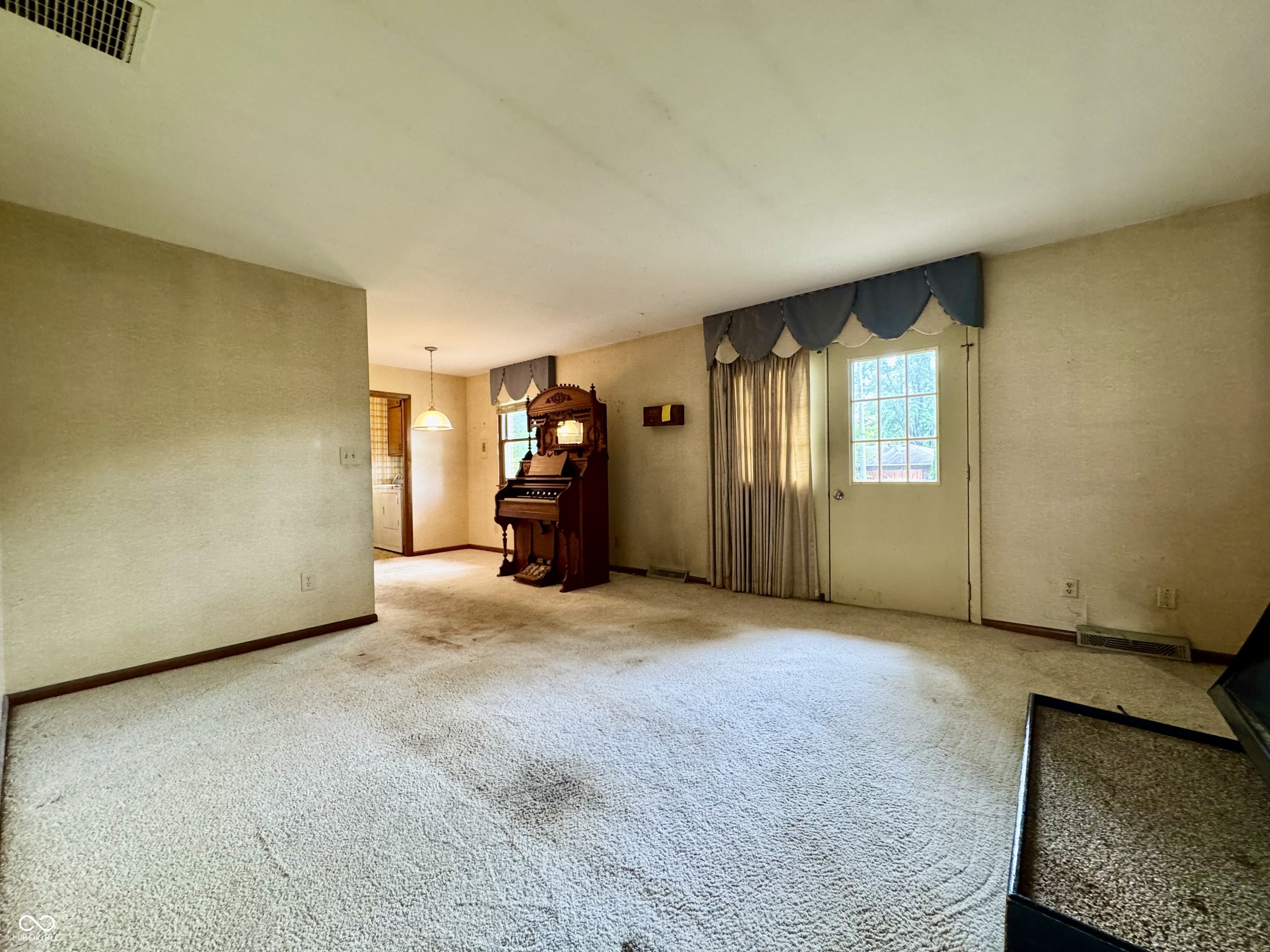 4515 West Mission Court Columbus, IN 47203 - Photo 19 of 29