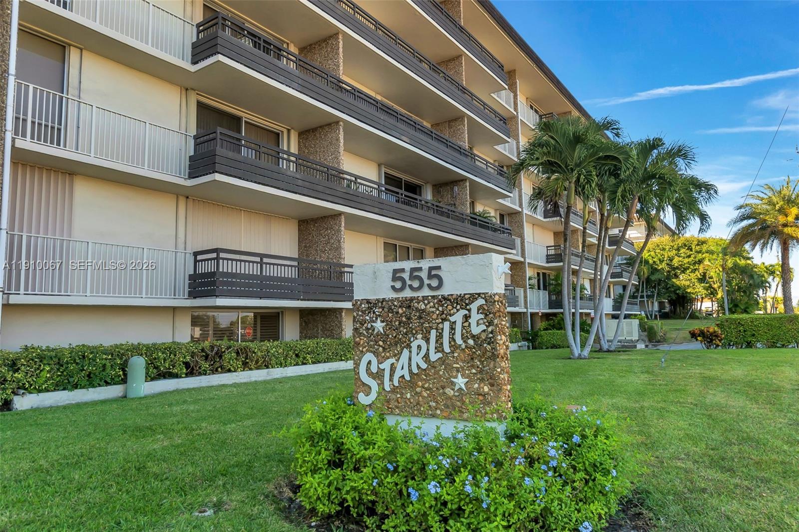 555 Northwest 4th Avenue, Unit 2200 Boca Raton, FL 33432 - Photo 2 of 29