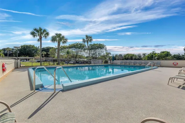 $202,000 | 555 Northwest 4th Avenue, Unit 2200, Boca Raton, FL 33432