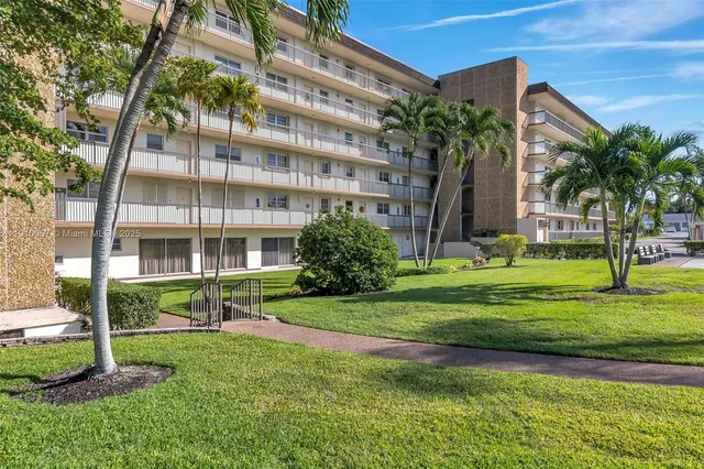 $202,000 | 555 Northwest 4th Avenue, Unit 2200, Boca Raton, FL 33432