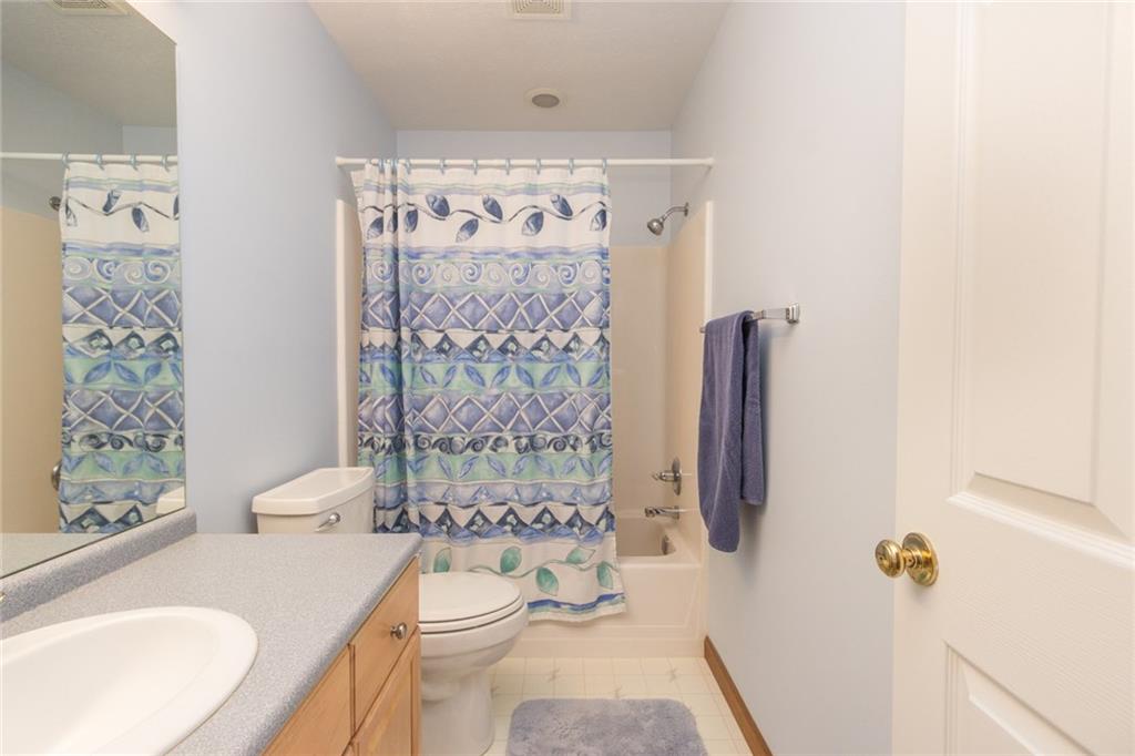360 Barclay Hill Road Beaver, PA 15009 - Photo 14 of 20 Full hall bath, in excellent condition.