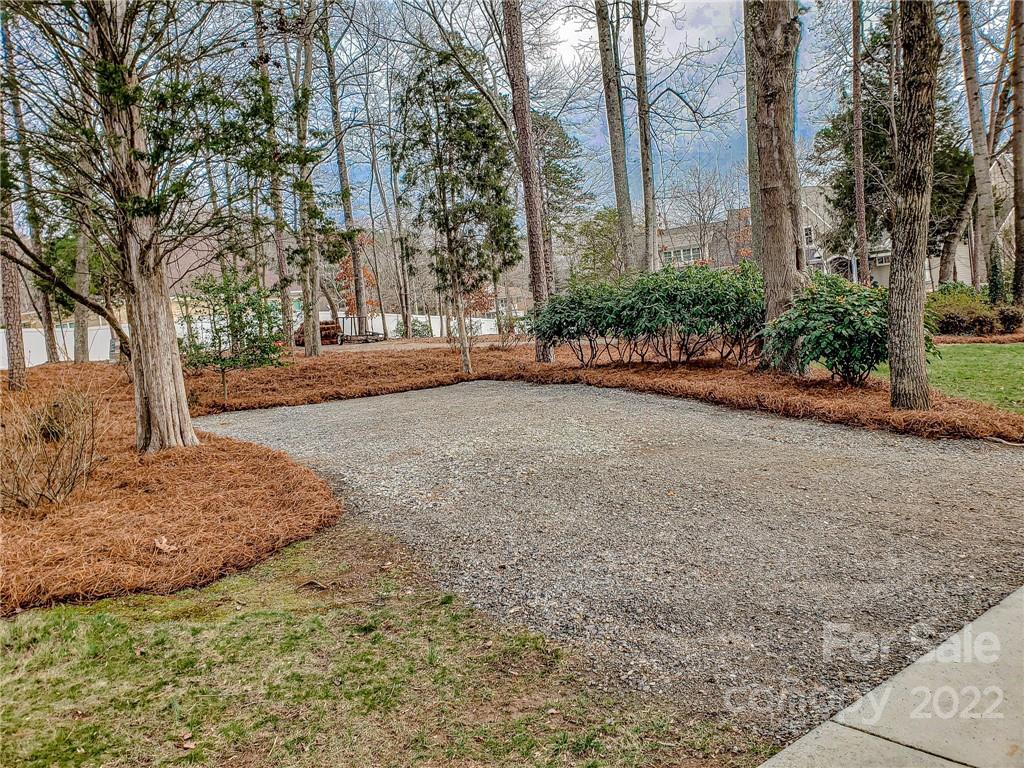 690 Beaten Path Road Mooresville, NC 28117 - Photo 9 of 48 Gallery Image 9