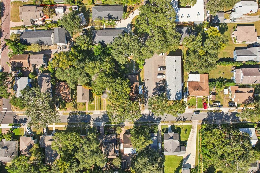 924 Vistabula Street Lakeland, FL 33801 - Photo 33 of 53 an aerial view of residential houses with outdoor space
