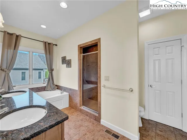 $499,000 | 335 Pleasant View Drive, Unit 4D, Sugar Mountain, NC 28604