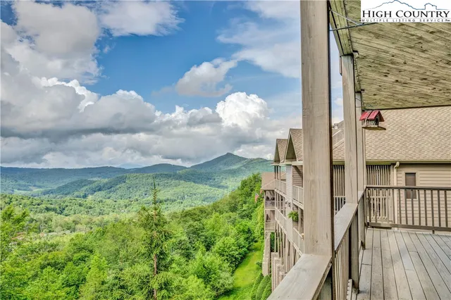 $499,000 | 335 Pleasant View Drive, Unit 4D, Sugar Mountain, NC 28604