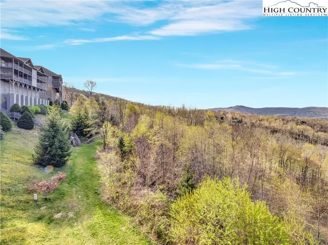 $499,000 | 335 Pleasant View Drive, Unit 4D, Sugar Mountain, NC 28604