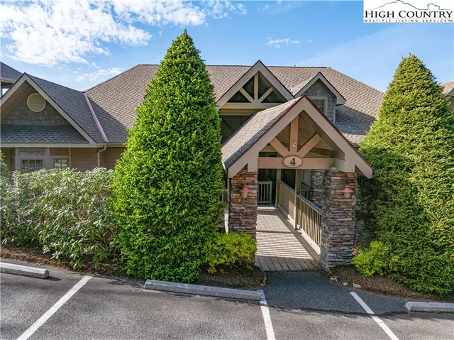 $499,000 | 335 Pleasant View Drive, Unit 4D, Sugar Mountain, NC 28604