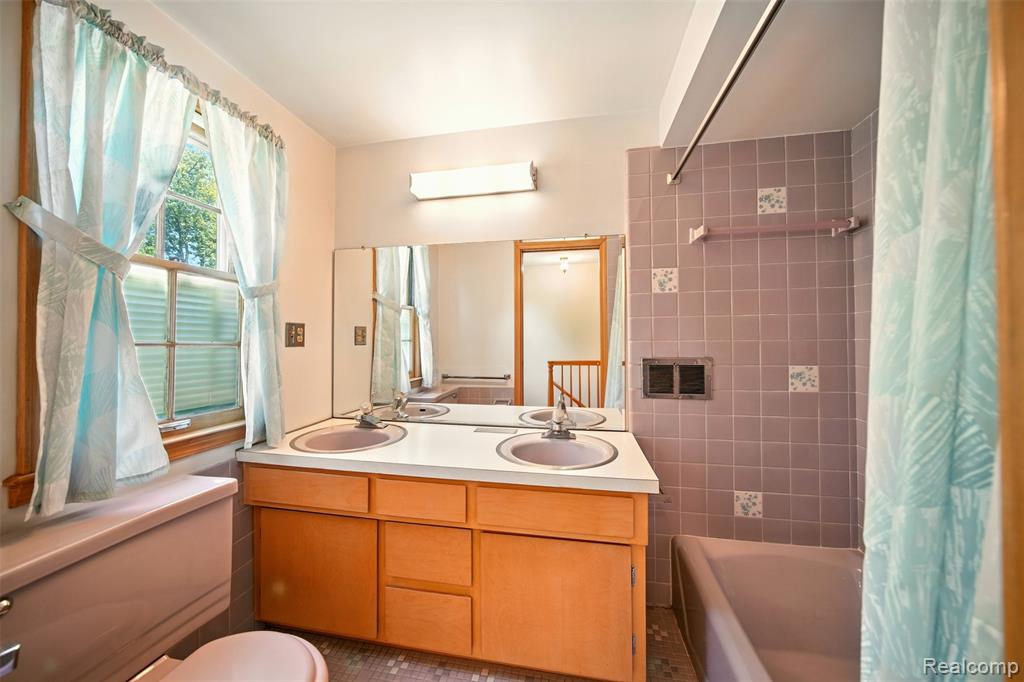 826 Shoreham Road Grosse Pointe Woods, MI 48236 - Photo 19 of 32