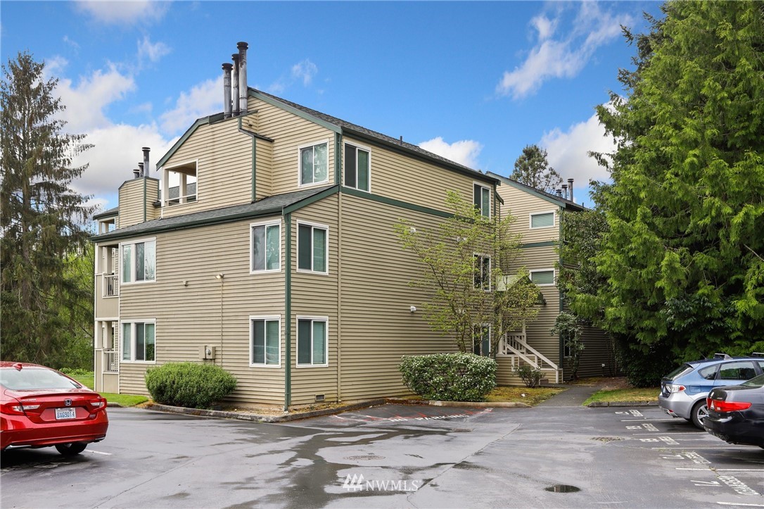 20326 Bothell Everett Highway, Unit G303 Bothell, WA 98012 - Photo 20 of 27