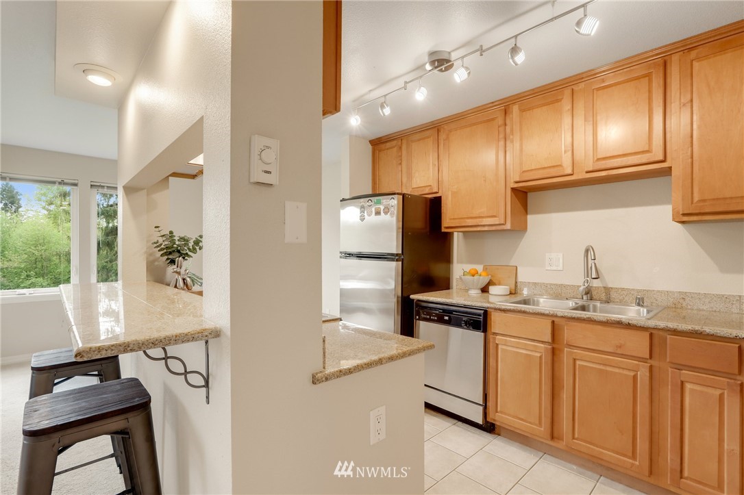 20326 Bothell Everett Highway, Unit G303 Bothell, WA 98012 - Photo 6 of 27