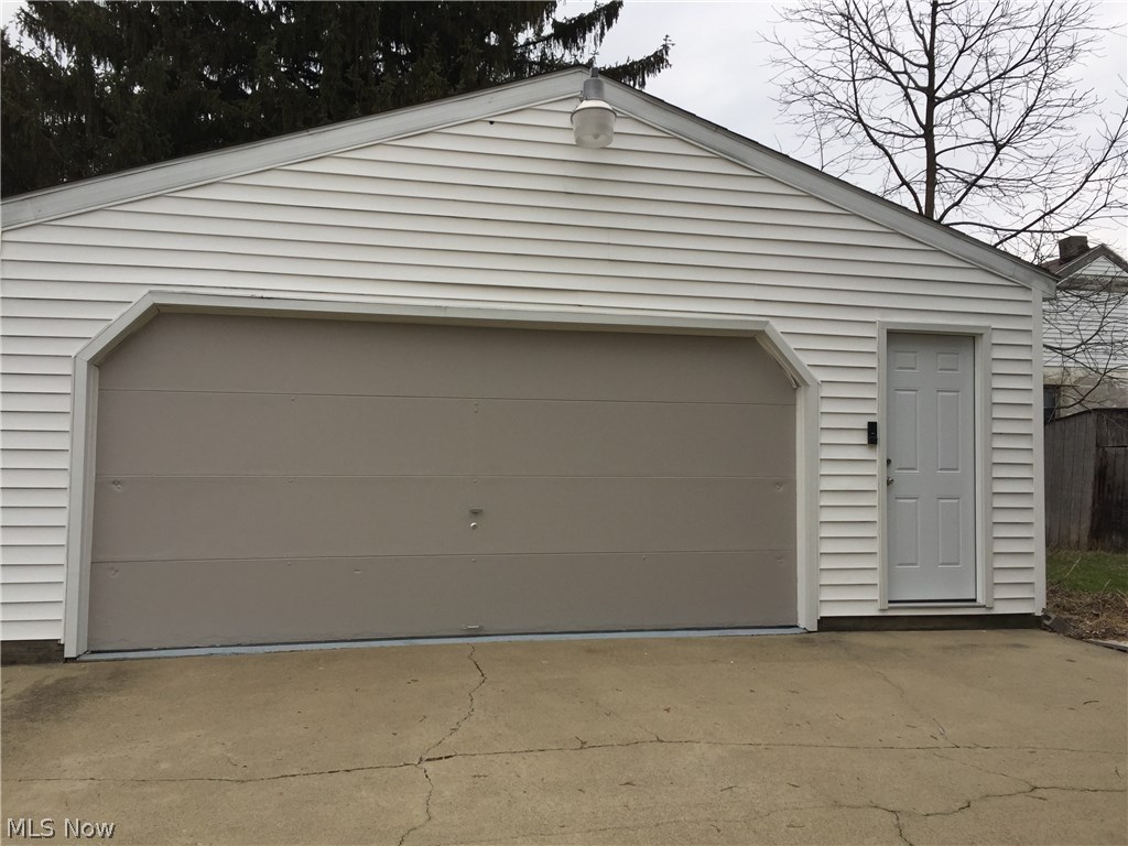 1910 Stepney Street Niles, OH 44446 - Photo 2 of 35