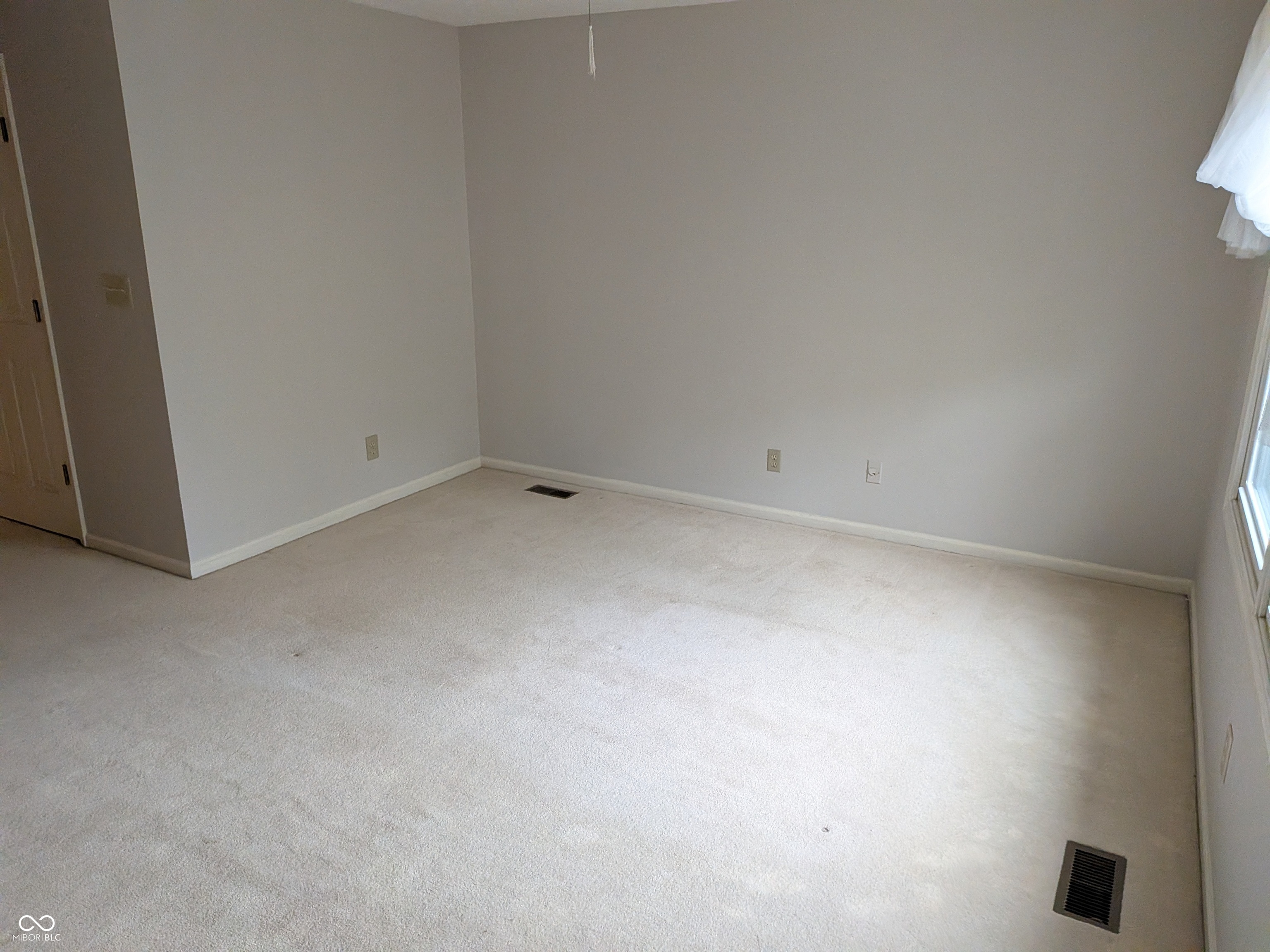 9464 Maple Way Indianapolis, IN 46268 - Photo 18 of 24 Gallery Image 18