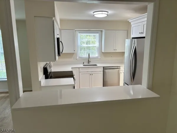 $379,900 | 87 Junco Court, Three Bridges, NJ 08887