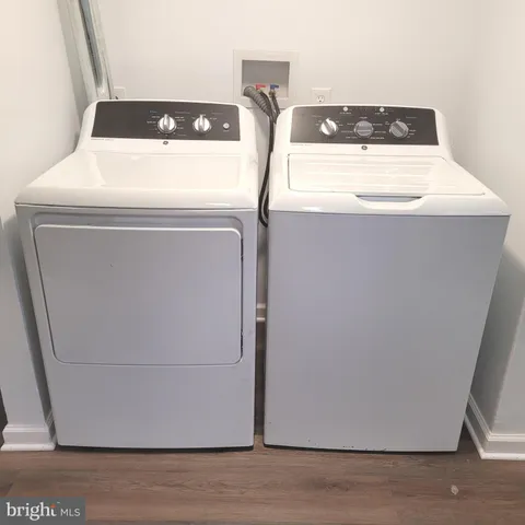 a close up view of washer and dryer