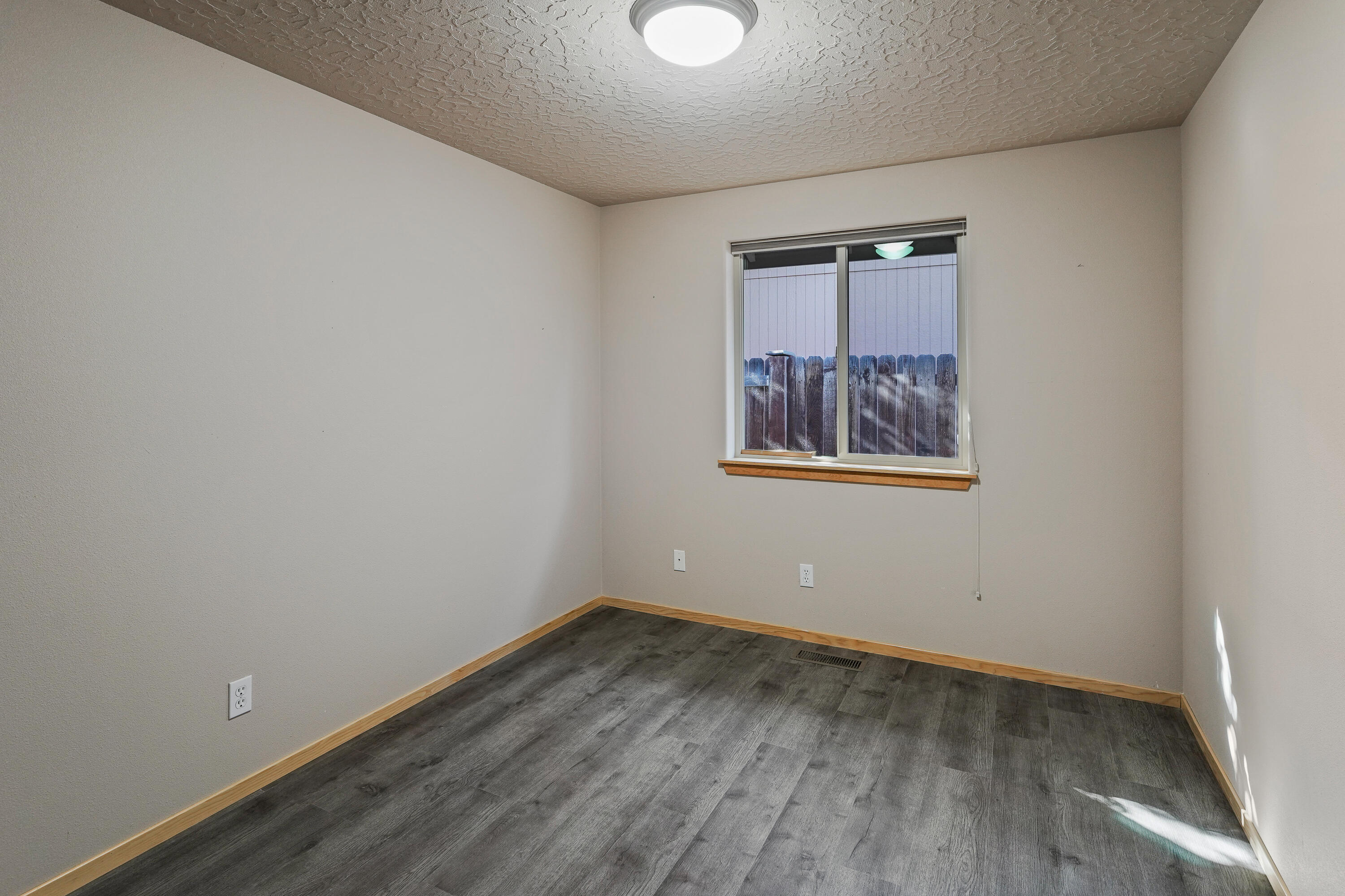 20517 Prospector Loop Bend, OR 97702 - Photo 20 of 32 DSC02165
