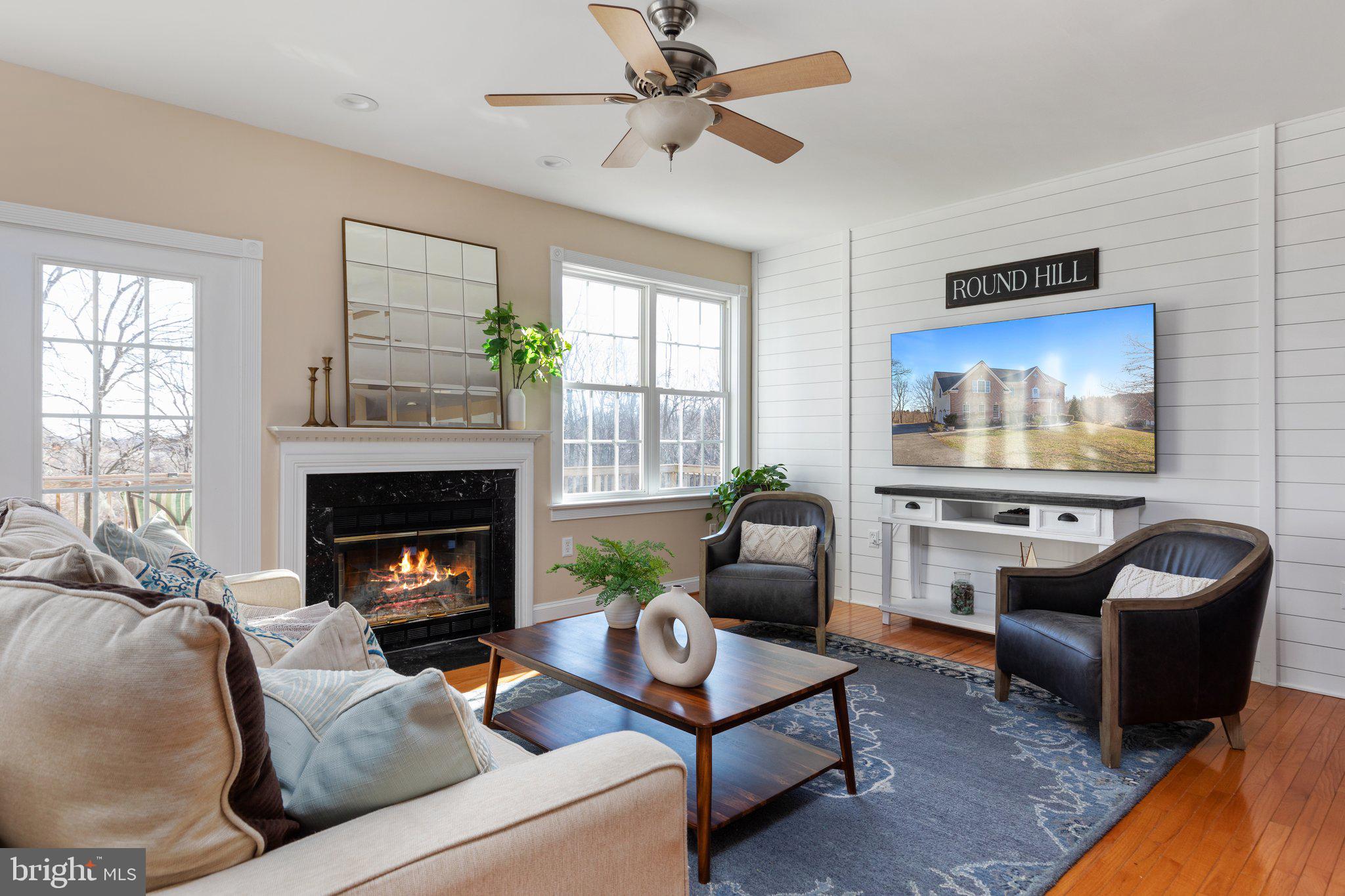 35451 Autumn Ridge Court Round Hill, VA 20141 - Photo 4 of 59 Gallery Image 4