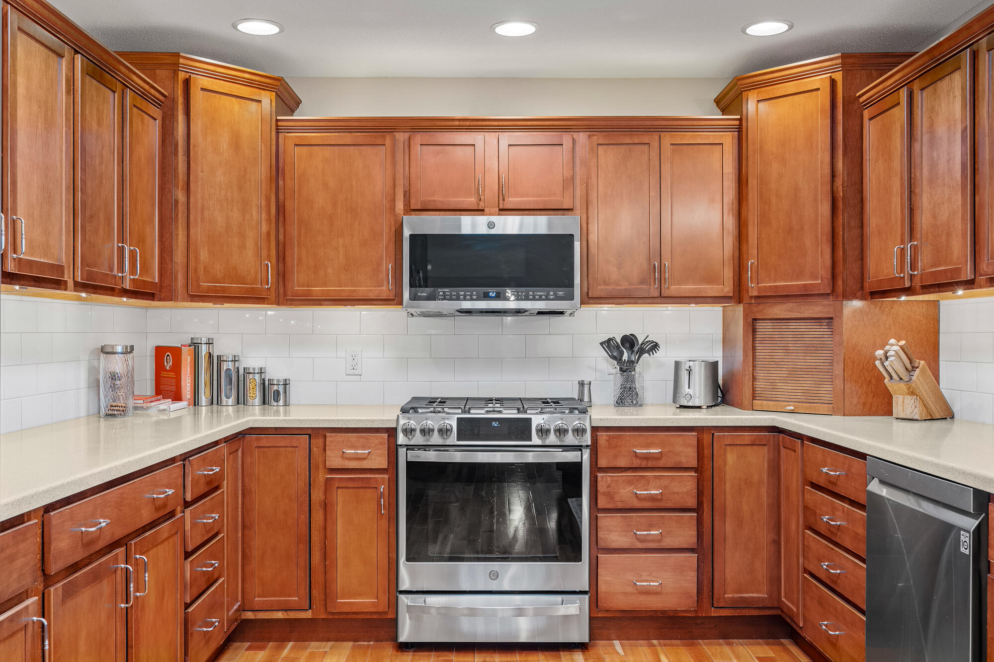 308 Grant Street Holmen, WI 54636 - Photo 14 of 55 Beautiful Cabinetry