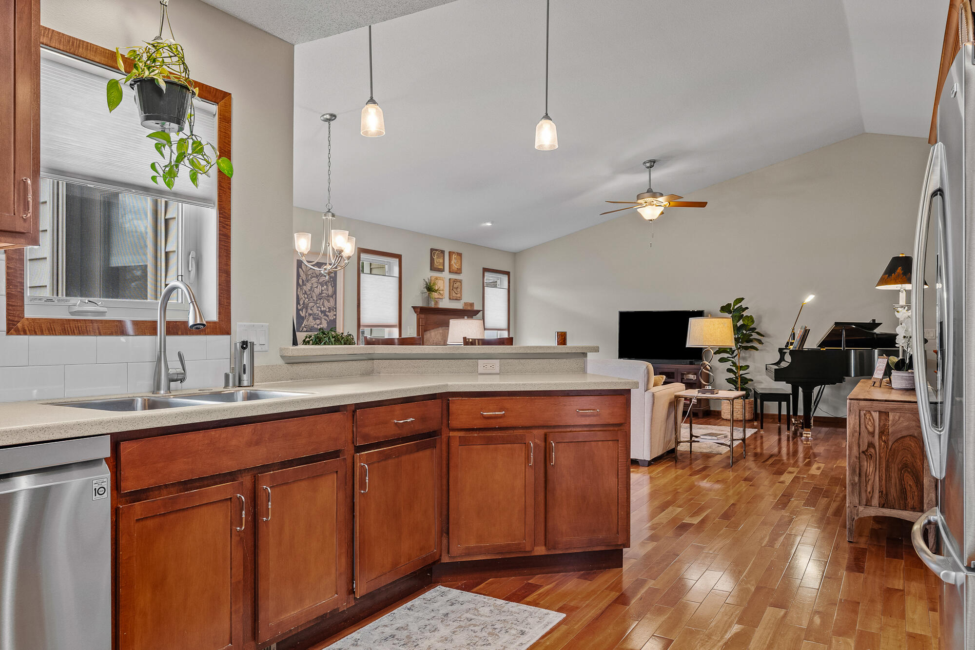 308 Grant Street Holmen, WI 54636 - Photo 16 of 55 Cherry Floors