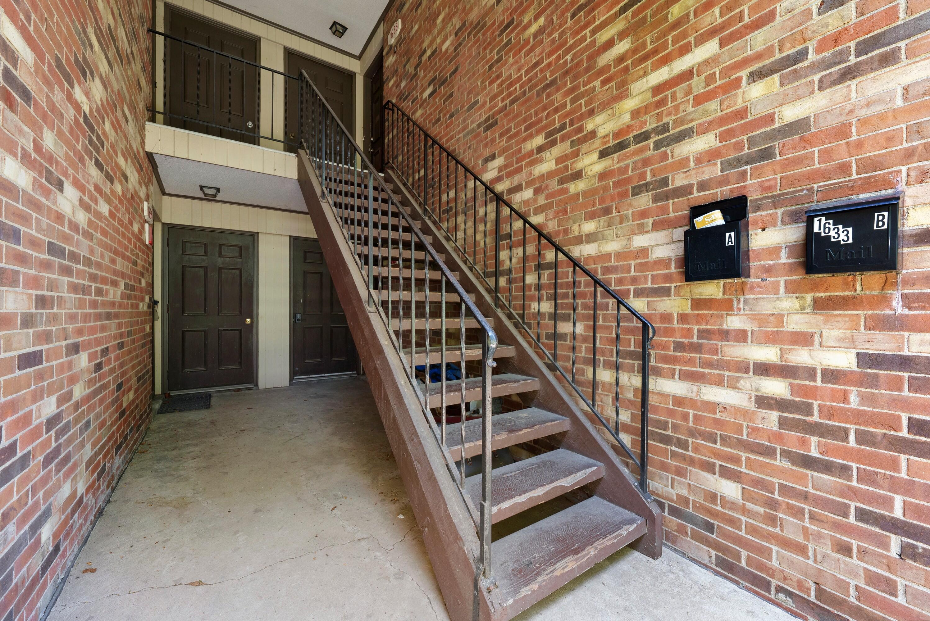 1633 McNaughten Road, Unit 1633A Columbus, OH 43232 - Photo 9 of 21 DSC00969