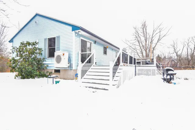 $489,000 | 179 Four Rod Road, Rochester, NH 03867