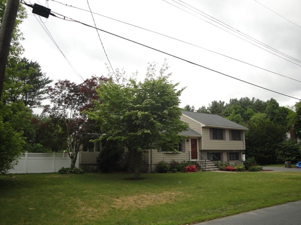 7 Caulfield Road Wayland, MA 01778 - Photo 2 of 18 Gallery Image 2