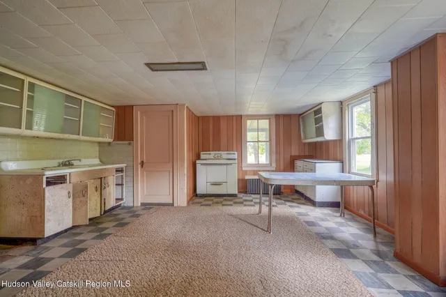 $895,000 | 1595 Highway 385, Athens, NY 12015